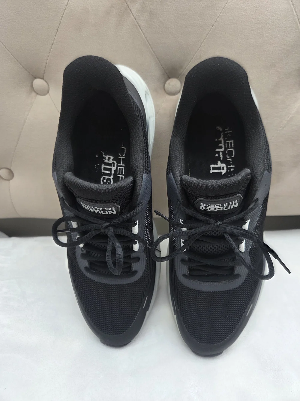 Skechers GO RUN Max Cushioning Slip-ins Men’s 12 Black Gray Running Shoes